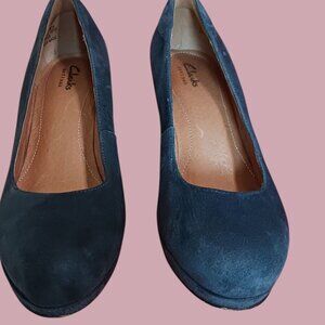 Clarks Artisan Cobalt Blue Suede Pumps With 3-Inch Heel Size 7M